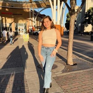 Meet your Posher, Falencia